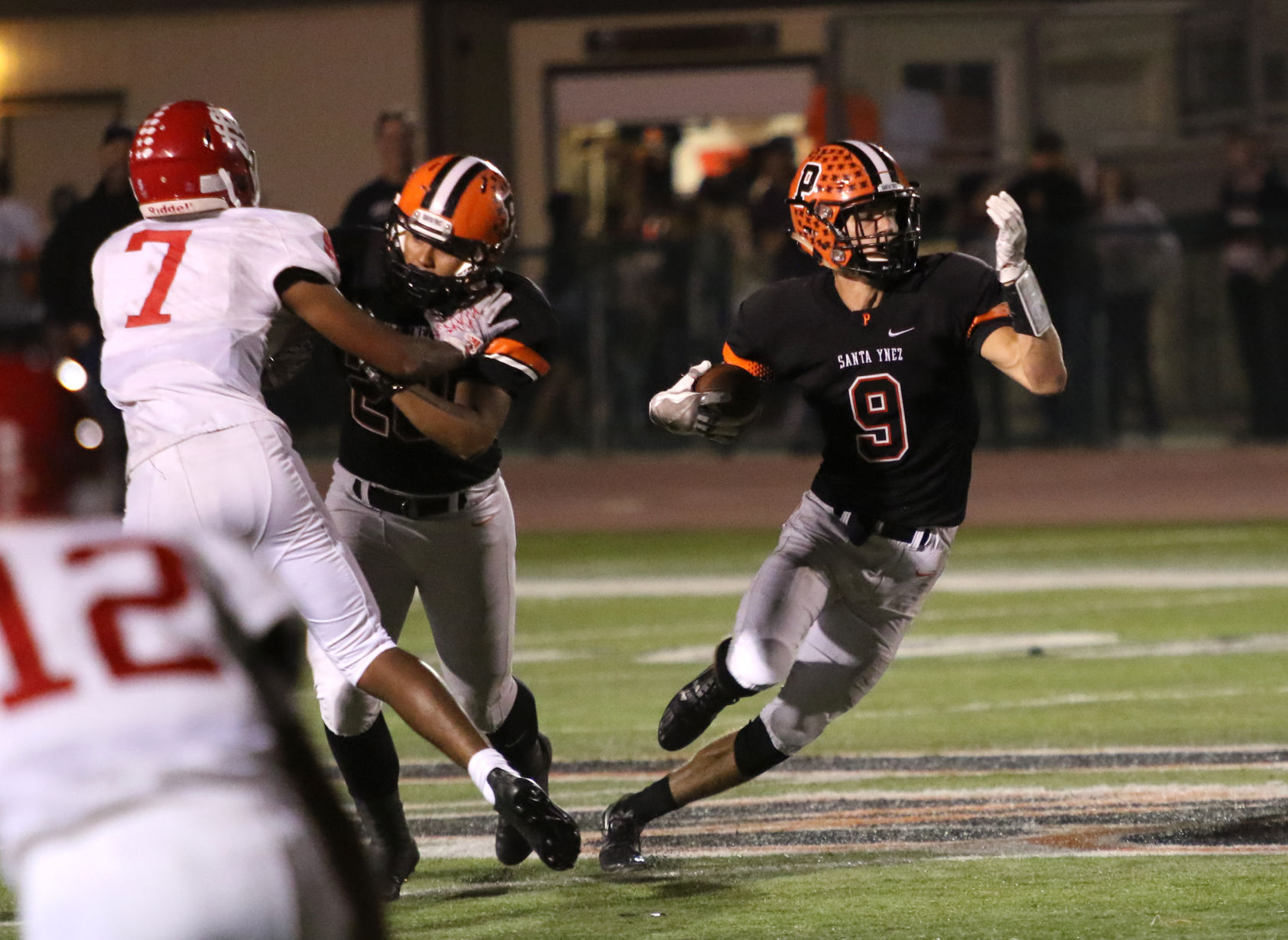 092917 SYHS vs SMHS fb 09.jpg